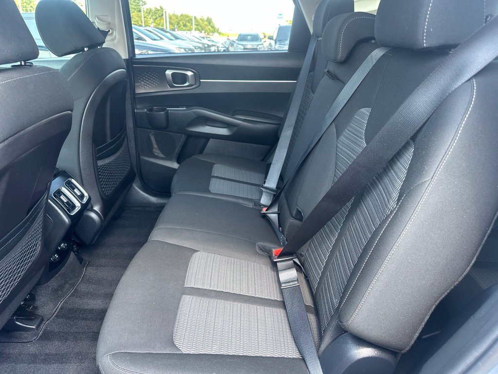 Used 2021 Kia Sorento LX FWD image 8