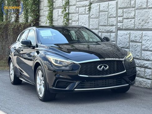 Used 2017 INFINITI QX30 w/ Cargo Package image 3