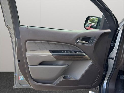 Used 2022 GMC Canyon Denali image 20