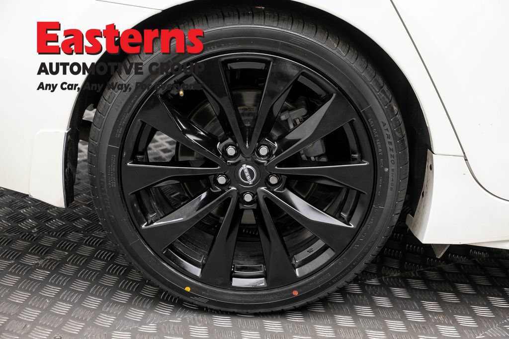 Used 2023 Nissan Maxima SR w/ Sport Mat Group FWD image 34