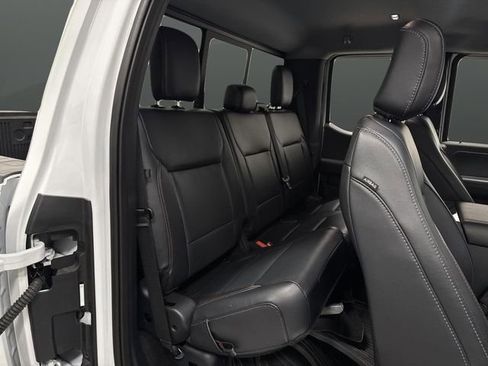 Used 2024 Ford F350 Lariat w/ Chrome Package image 34