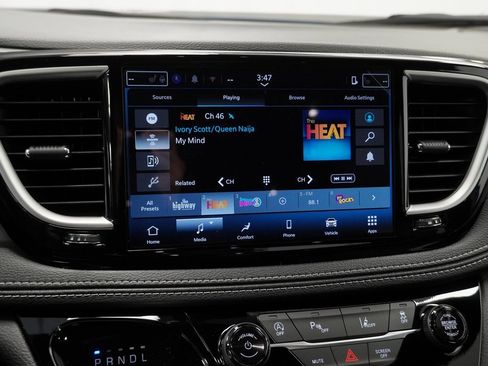 New 2026 Chrysler Pacifica Select image 22