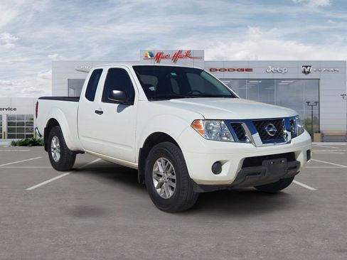 Used 2019 Nissan Frontier SV AWD/4WD image 7