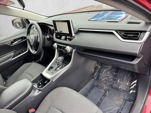 Used 2025 Toyota RAV4 XLE image 20