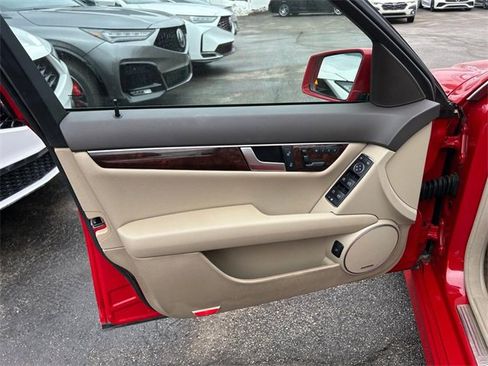 Used 2014 Mercedes-Benz C 300 4MATIC Sedan image 9