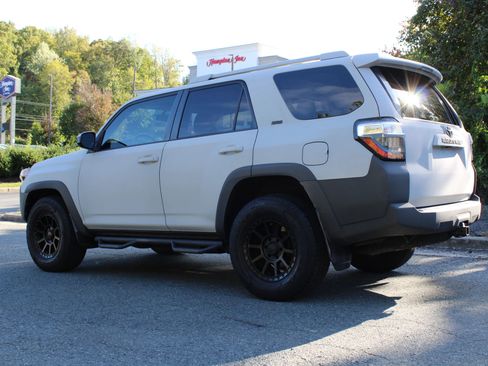 Used 2015 Toyota 4Runner SR5 image 4