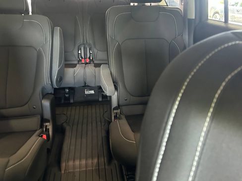 Certified 2022 Jeep Grand Cherokee L Laredo w/ Luxury Tech Group I AWD/4WD image 22
