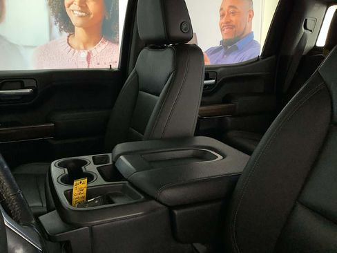 Used 2021 Chevrolet Silverado 1500 LT image 9