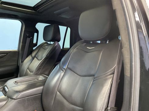 Used 2016 Cadillac Escalade Platinum image 10