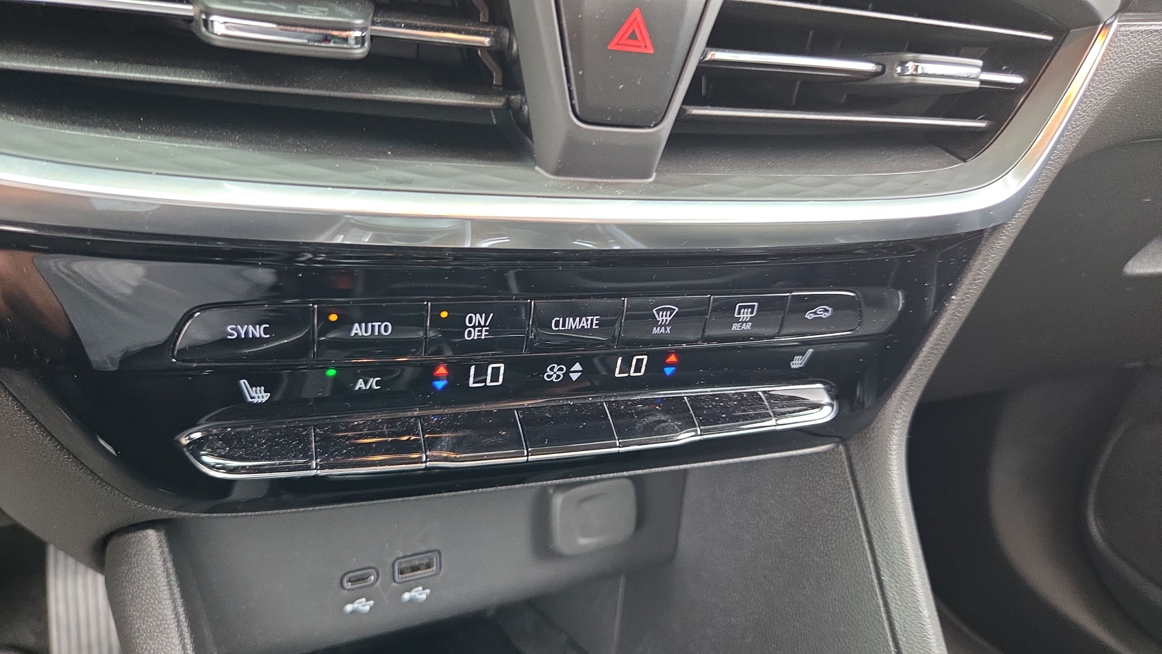 Certified 2024 Buick Encore GX Avenir FWD image 20