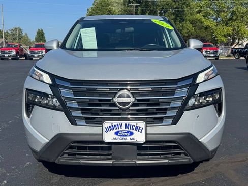 Used 2025 Nissan Rogue SV FWD image 31