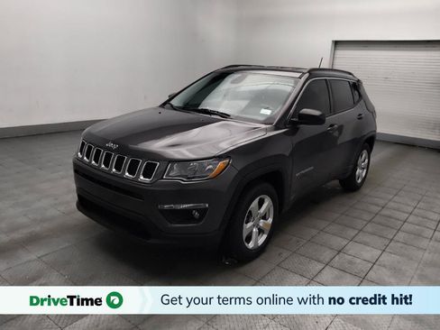 Used 2019 Jeep Compass Latitude FWD image 1