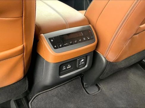Certified 2025 Nissan Pathfinder Platinum w/ Cargo Package FWD image 24