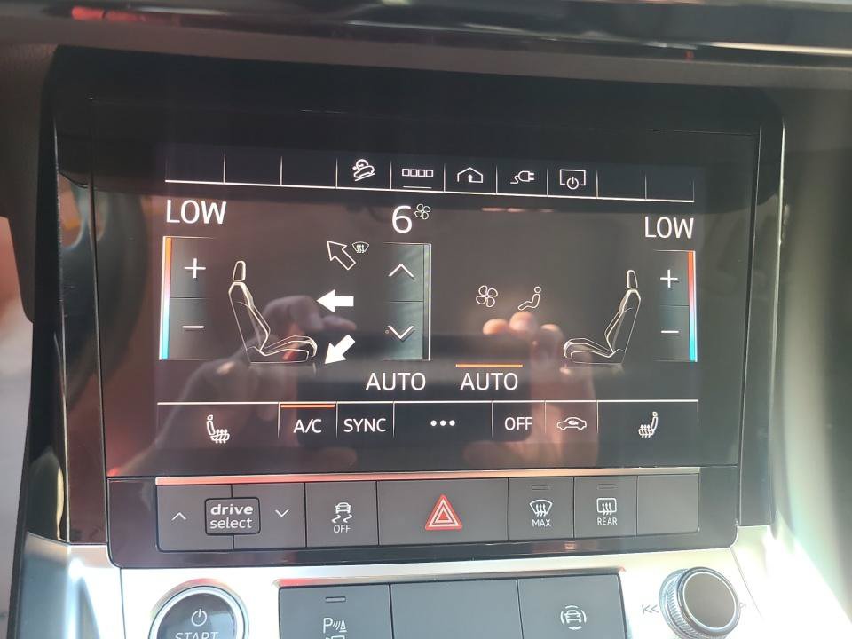 Used 2024 Audi Q8 e-tron Premium AWD/4WD image 18