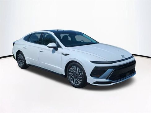 New 2026 Hyundai Sonata Limited FWD image 2
