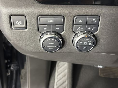 Certified 2024 GMC Sierra 1500 SLT w/ SLT Premium Plus Package AWD/4WD image 31