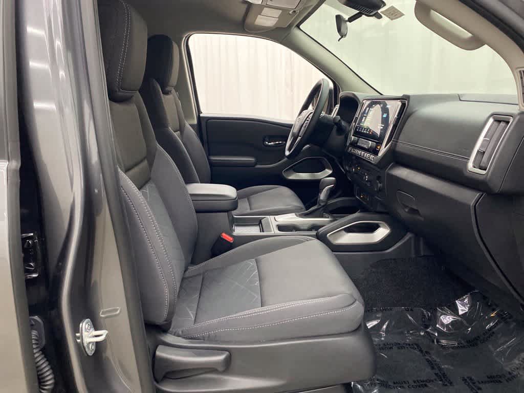 Used 2025 Nissan Frontier SV AWD/4WD image 17