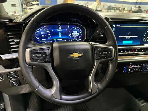 Used 2024 Chevrolet Silverado 1500 LT AWD/4WD image 18