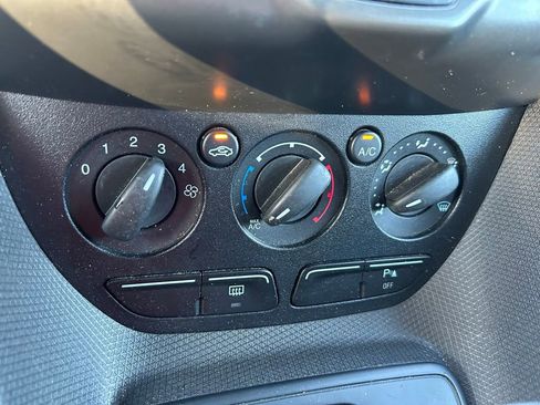 Used 2018 Ford Transit Connect XL FWD image 28