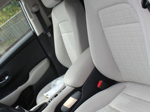 New 2026 Honda HR-V LX image 5