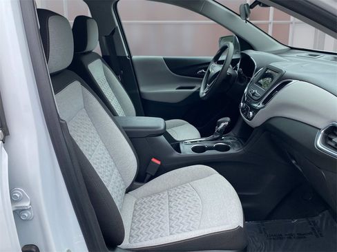 Used 2023 Chevrolet Equinox LT image 9