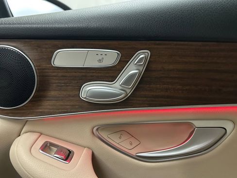 Used 2022 Mercedes-Benz GLC 300 GLC 300 image 31