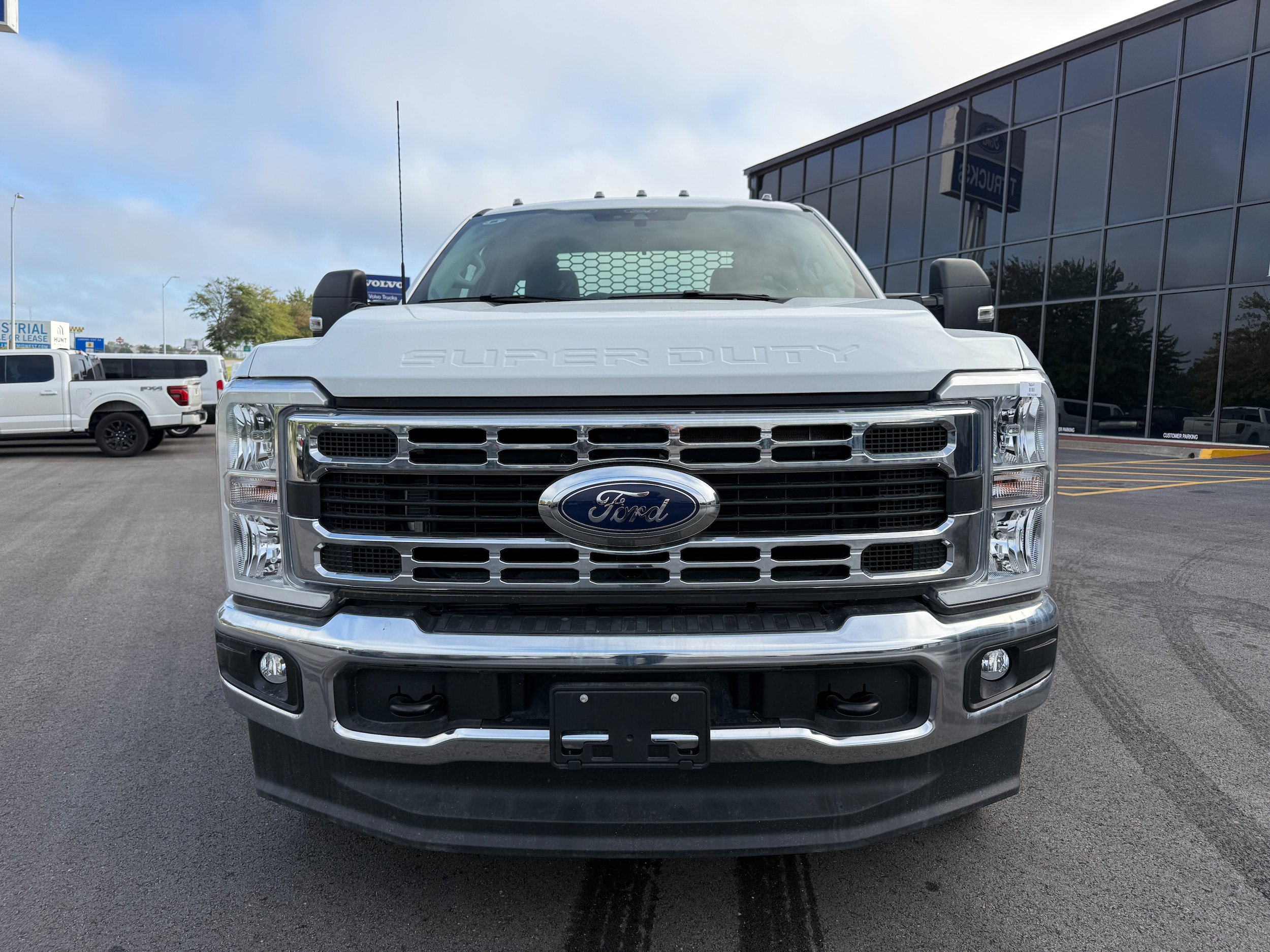New 2025 Ford F350 XL w/ XL Chrome Package AWD/4WD image 3