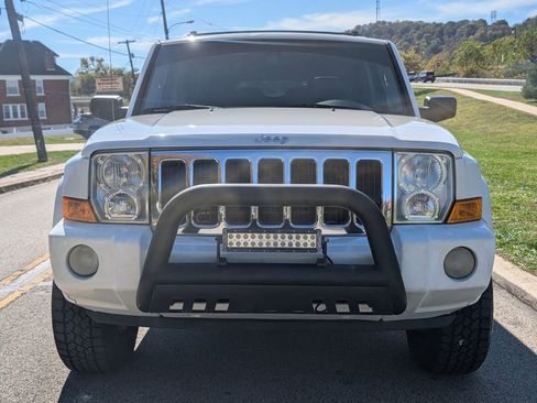 Used 2010 Jeep Commander Sport w/ Sun/Sound Group image 10