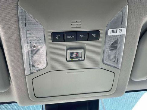 Certified 2025 Toyota RAV4 LE AWD/4WD image 31