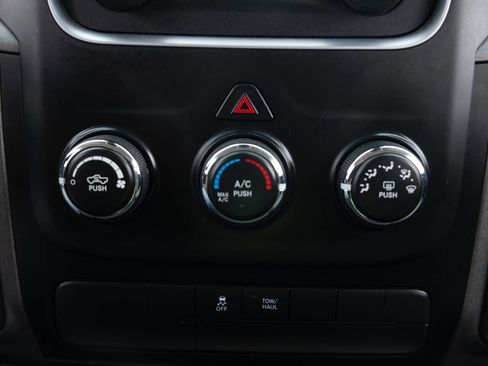 Used 2017 RAM 1500 Express w/ Express Value Package image 40