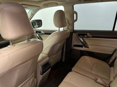 Used 2016 Lexus GX 460 w/ Premium Package AWD/4WD image 20