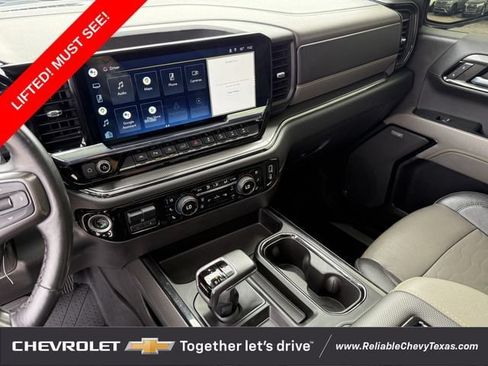 Used 2022 Chevrolet Silverado 1500 ZR2 w/ Technology Package AWD/4WD image 18