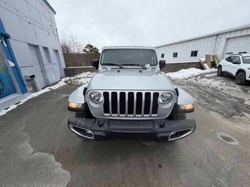 Used 2023 Jeep Gladiator Sport image 6