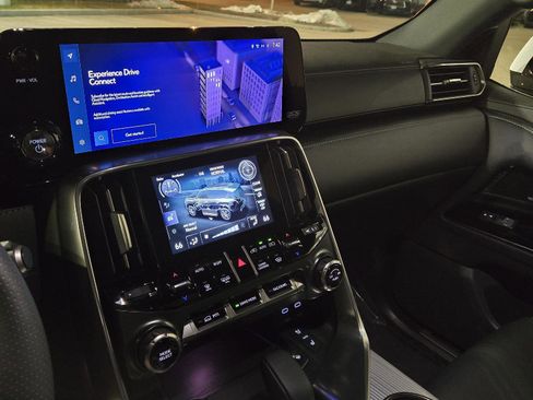 Used 2025 Lexus LX 700h F Sport image 31