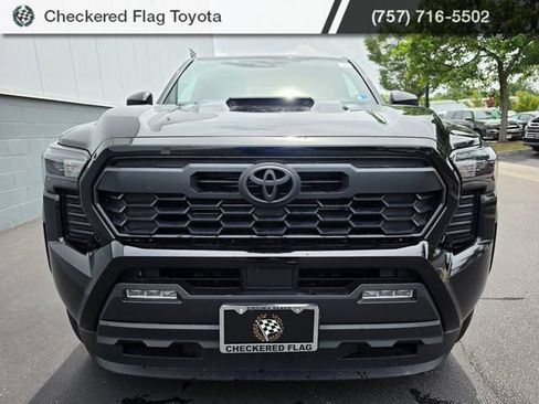 Used 2025 Toyota Tacoma TRD Sport AWD/4WD image 12