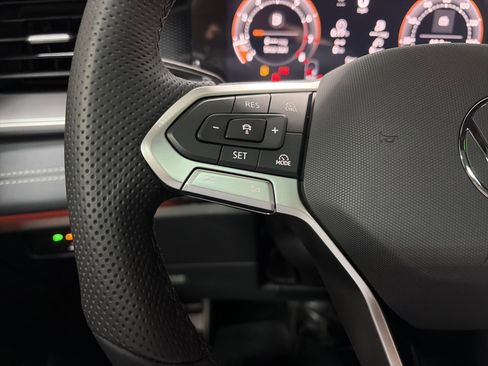 New 2026 Volkswagen Tiguan SE R-Line image 19