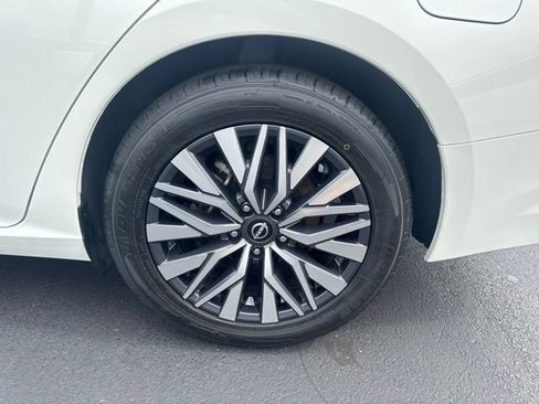 Used 2025 Nissan Altima 2.5 SV FWD image 23