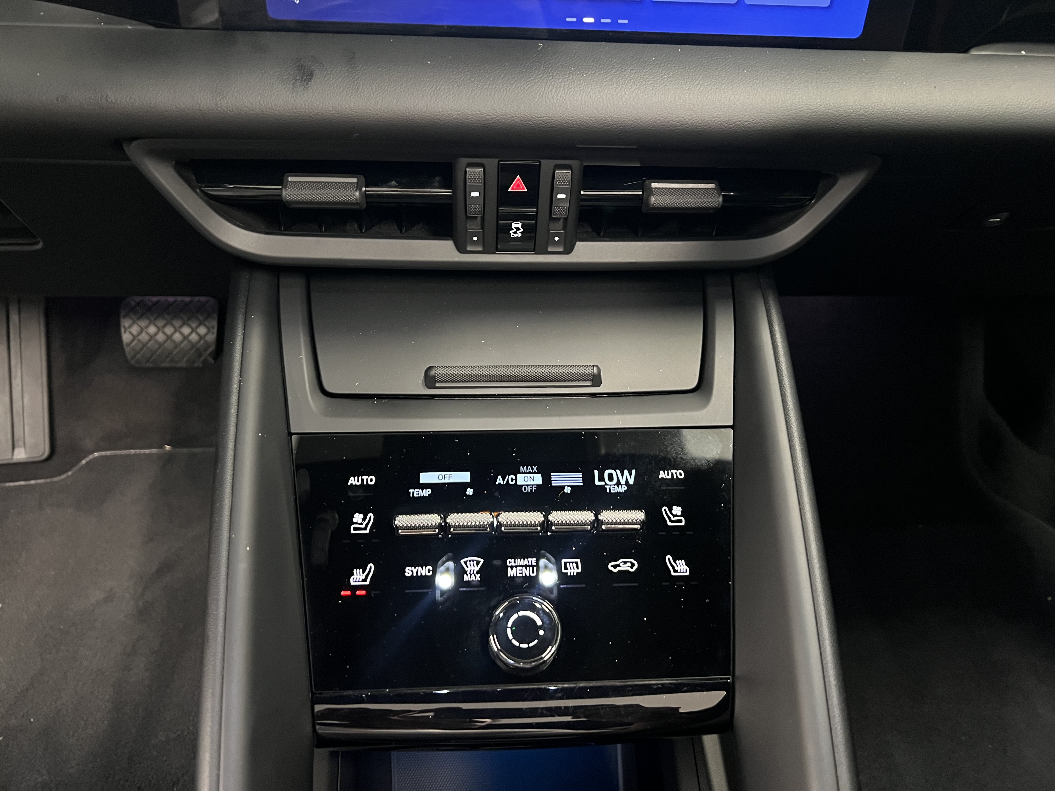 Used 2025 Porsche Macan Electric RWD image 27