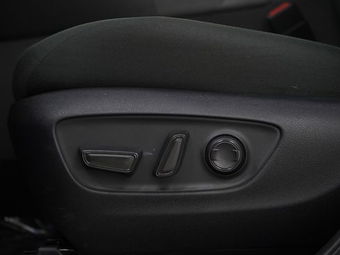 Used 2025 Toyota RAV4 XLE image 22