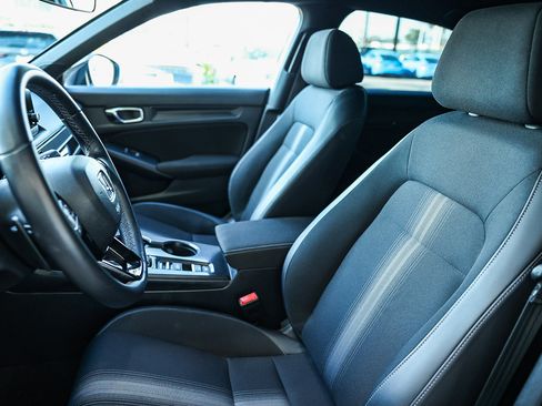 Used 2025 Honda Civic Sport image 25