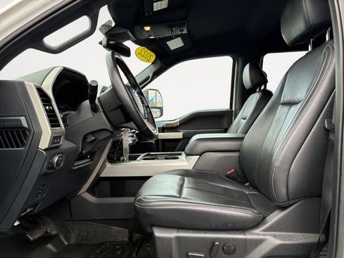 Used 2022 Ford F250 Lariat w/ Black Appearance Package image 11