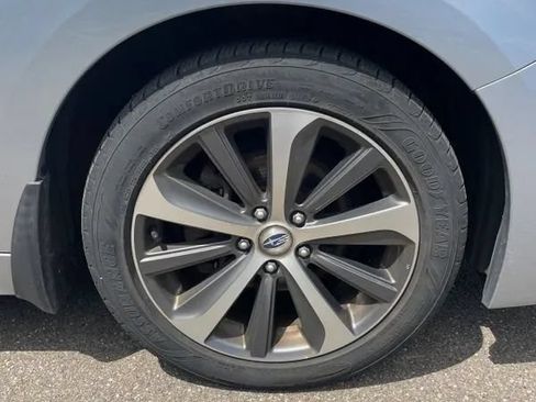 Used 2017 Subaru Legacy 2.5i Limited AWD/4WD image 20