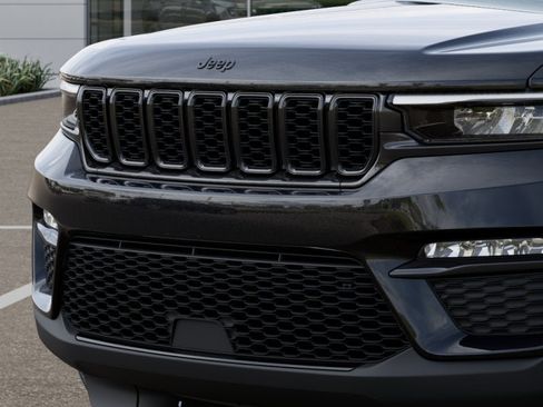New 2025 Jeep Grand Cherokee Limited w/ Black Appearance Package image 28