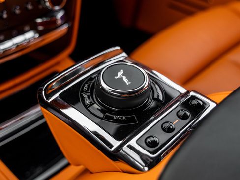 Used 2022 Rolls-Royce Phantom Extended Wheelbase image 40