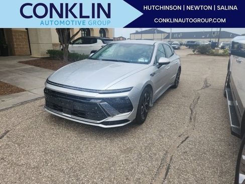 Used 2025 Hyundai Sonata SEL FWD image 1
