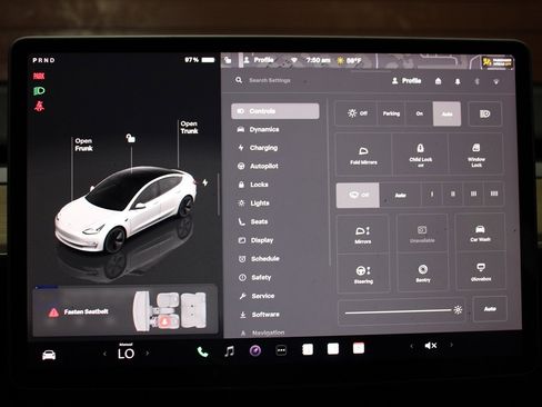 Used 2023 Tesla Model 3 Standard Range image 6