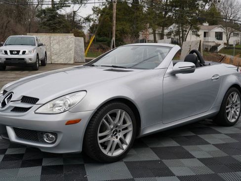 Used 2009 Mercedes-Benz SLK 300 2dr Roadster 3.0L w/ Premium I Pkg image 12