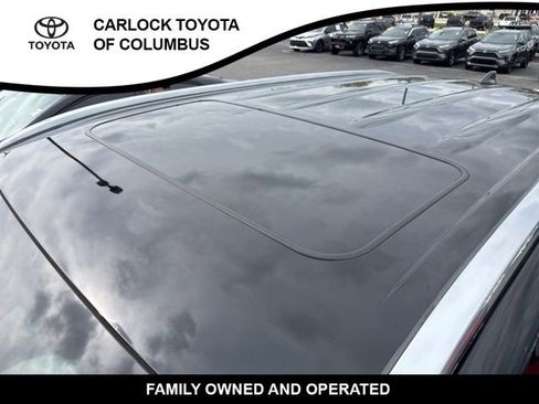 Used 2020 Toyota Highlander XLE image 9