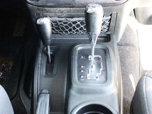 Used 2018 Jeep Wrangler Sport image 22