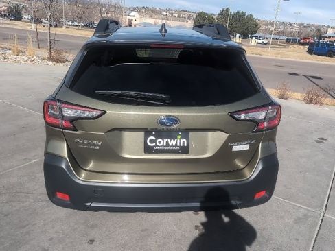 Used 2025 Subaru Outback Premium image 7